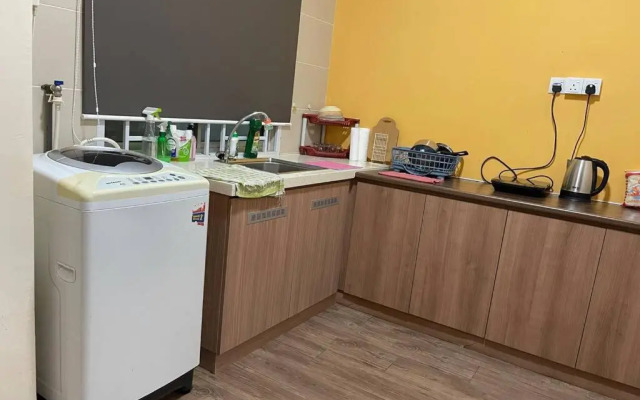 Baojuwu@2 Bedrooms Akademik Suites Austin Height