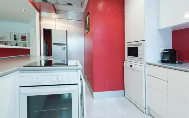 Charming 2 Bedroom Trocadero Arena area