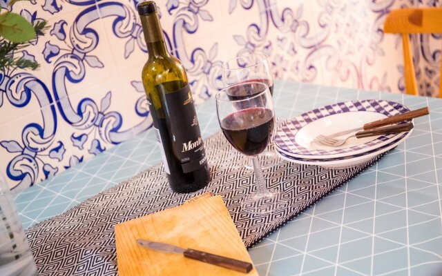 C01 - Historical Central House