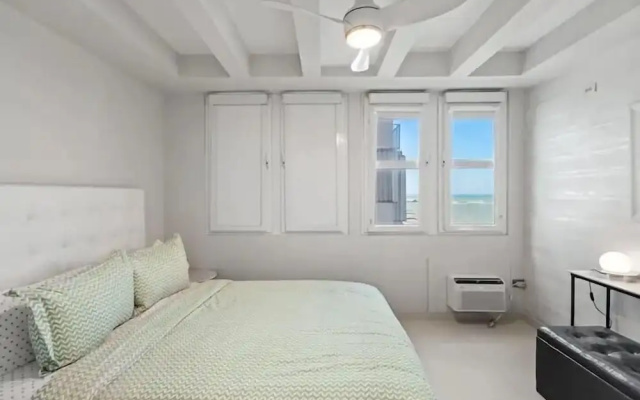 Beach Front  Amapola SeaSide Apt