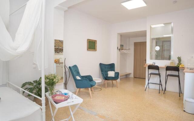 Na'maste Apartments