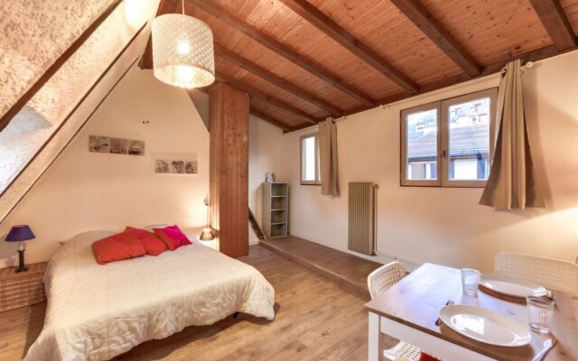 Lovely Apartment With a Small Terrace