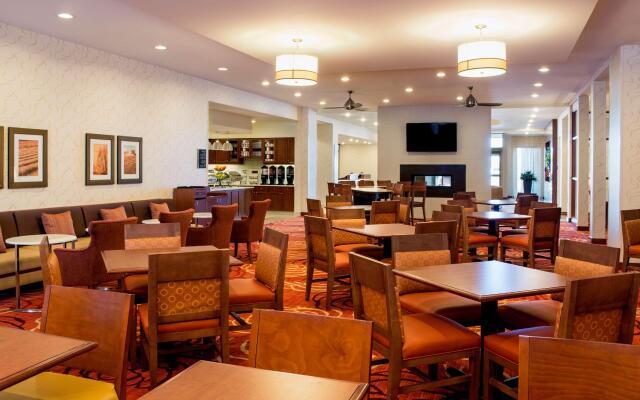 Homewood Suites by Hilton Winnipeg Airport-Polo Park, MB