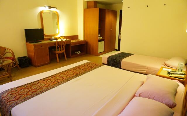 Losari Beach Inn