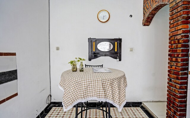 OYO Life 92030 Ef Palm Guest House Family