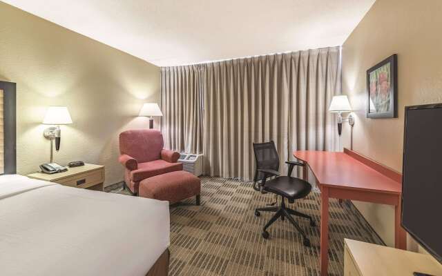 Ramada by Wyndham Fairfield NJ