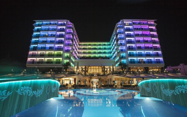 Azura Deluxe Resort & Spa - Ultra All Inclusive