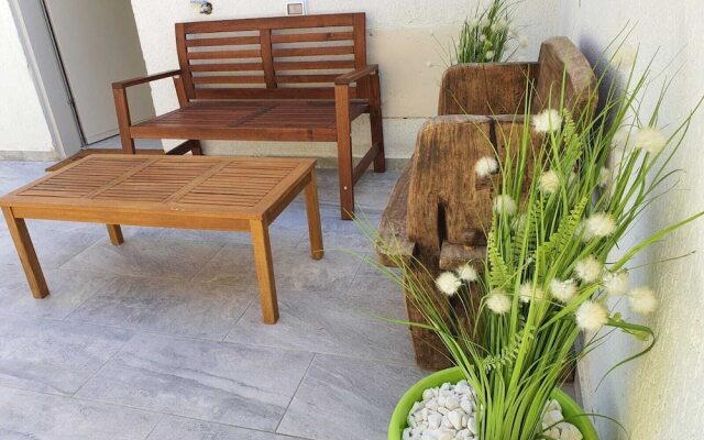 Ridgeback Shir House