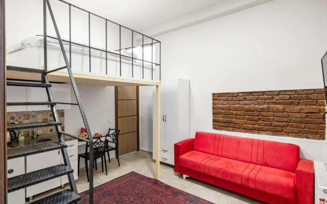 The Red Tent Suite 88