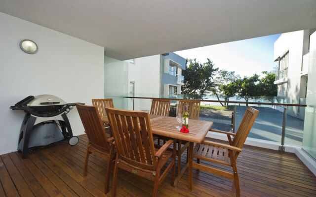 Maggies Beachfront Apt. 7