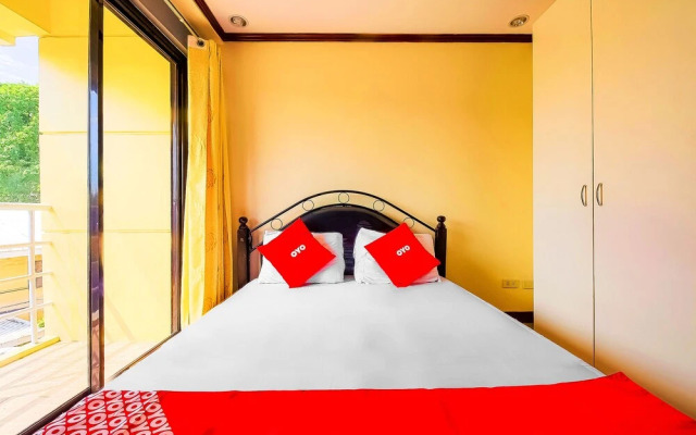 OYO 794 Regatta Residences