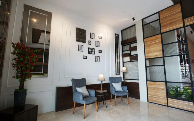 Triizz Hotel Semarang by Royal Singosari (Formerly Faustine Semarang)