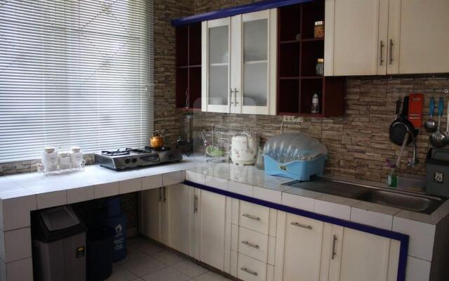 Villa Kota Bunga Sakura