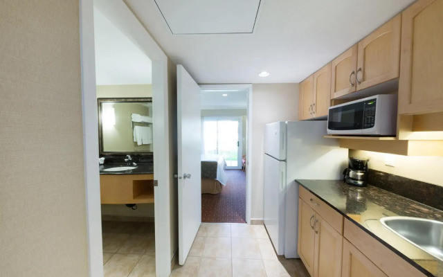 Best Western Plus Kelowna Hotel & Suites