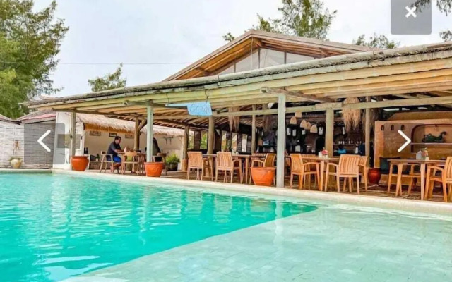 Bungalow Cafe Gili Beachfront