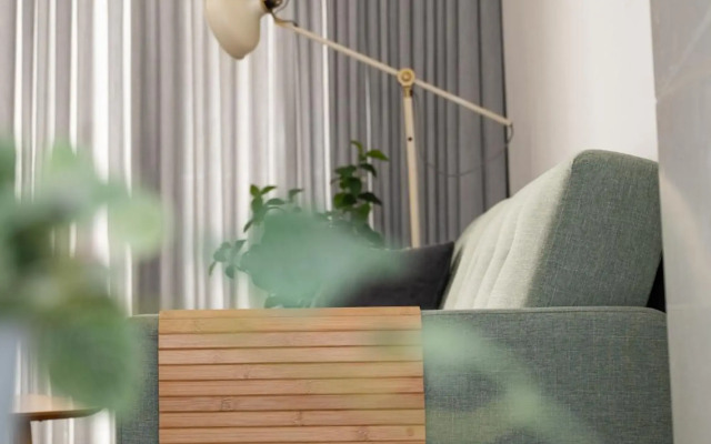 New Stylish 2-BR Apartment with Private Balcony