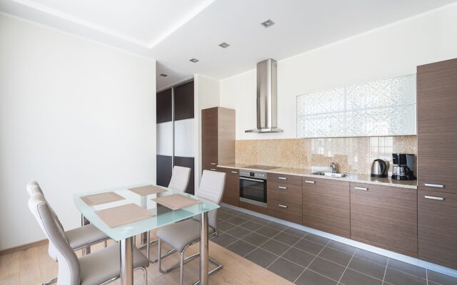Black Pearl Apartments