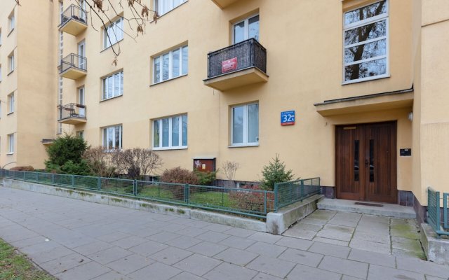 Warsaw Mickiewicza Apartment by Renters