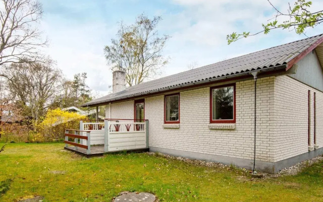 6 Person Holiday Home in Glesborg