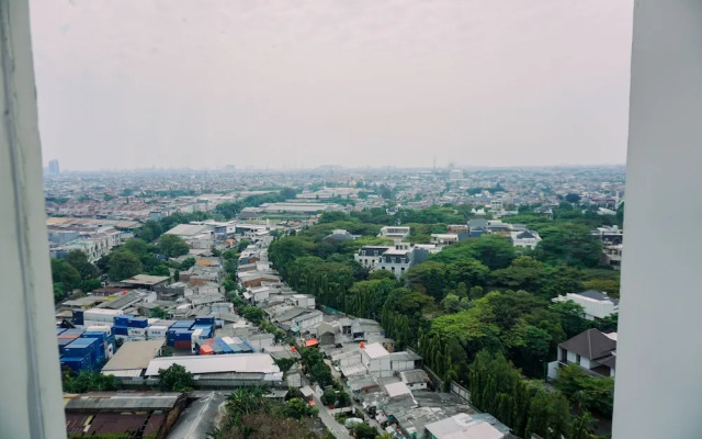Fancy And Nice 2Br At Gading Greenhill Apartment