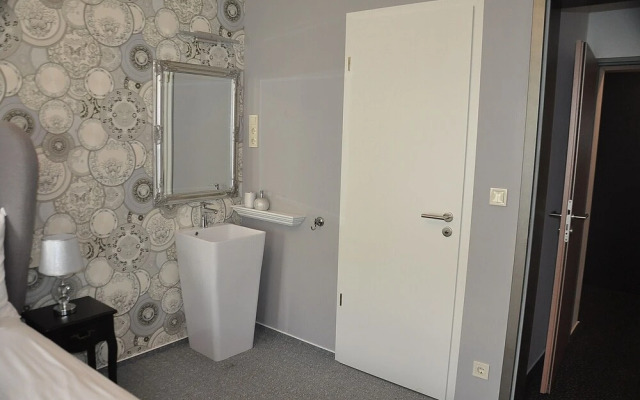 Arch Boutique Hotel