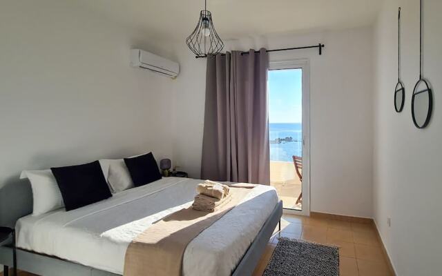 Phaedrus Living: Seaview Luxury flat Paphinia 204
