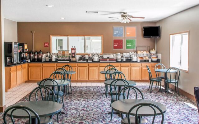 Comfort Inn Muscatine near Hwy 61