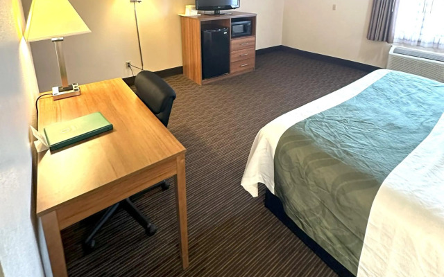 Quality Inn & Suites Salina