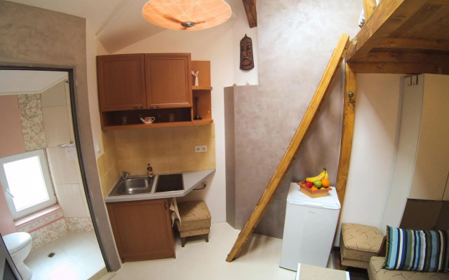 Vitosha Blvd - Attic Studio