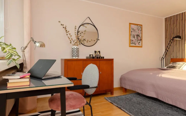 Saska Kępa Apartment by Renters