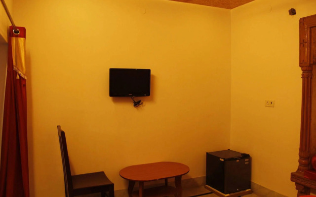 Dylan Cafe and Guest House