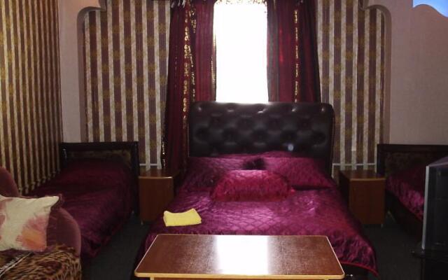 Inn Yut+