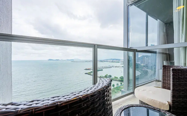 w Prestigious 1BR w Fantastic Balcony in YOO