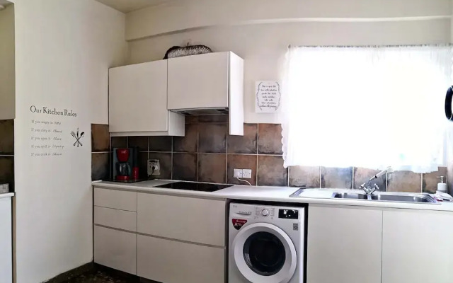 The Bridge-House Apartment