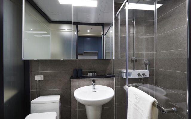 Sokcho Chonpines Beach Hotel