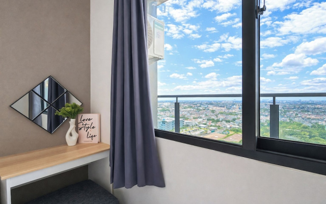 Good Design And Restful 1Br At Apartment Daan Mogot City