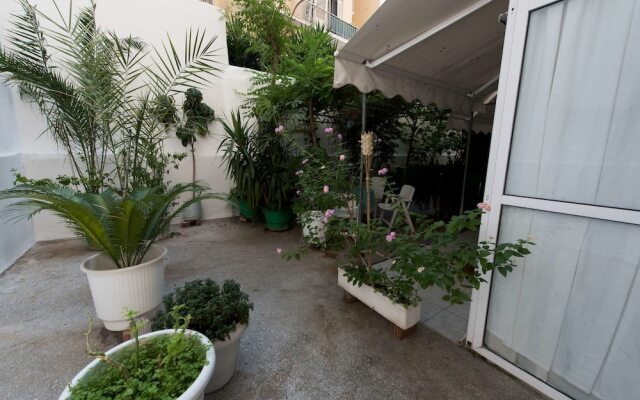 Garden Central Athinian Apartments