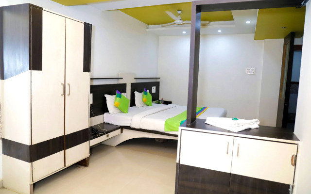 OYO Flagship 35803 Sachin Regency