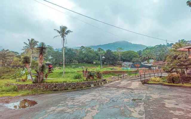 Oyo 2307 Wisma Laguna Village