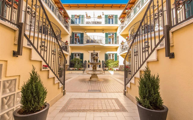 Aurelia Vatican Apartments