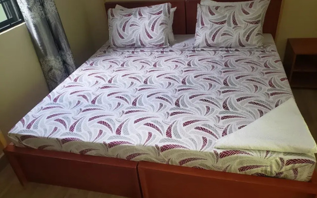 L &j modern backpackers BnB
