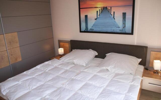 Steilküste mit Dachterrasse & Parkplatz - ABC220