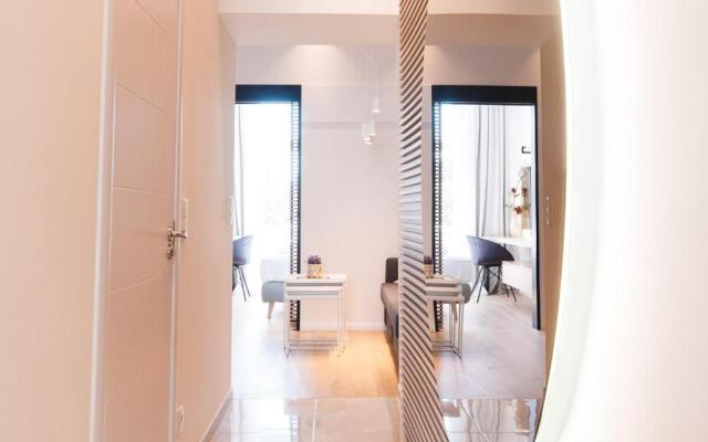 Zeus Design Apartments Unique #36