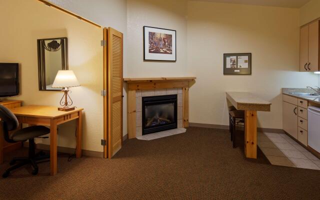 Best Western Golden Spike Inn & Suites