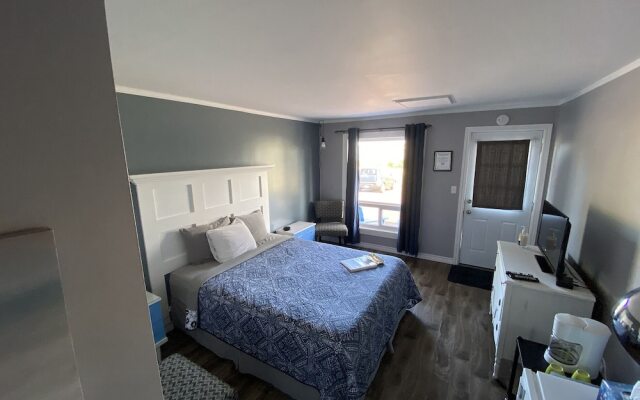 Pines Motel