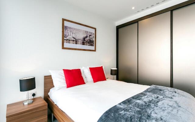 Premium One bedroom apartment City Road Basin