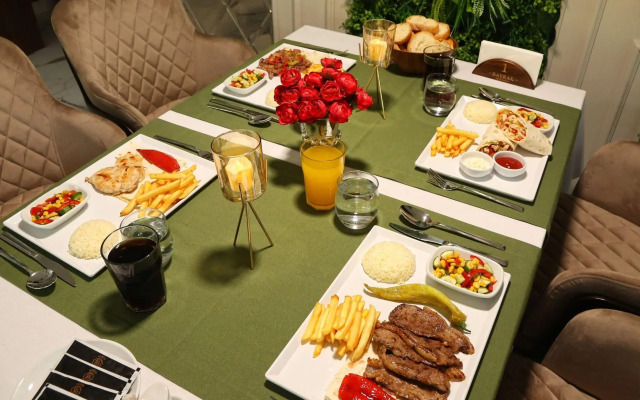 Bayrak Grand Hotel
