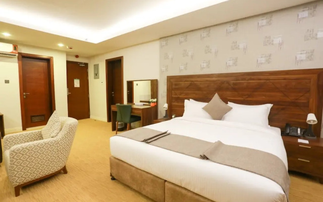 Oyyo Plaza Hotel Apartment