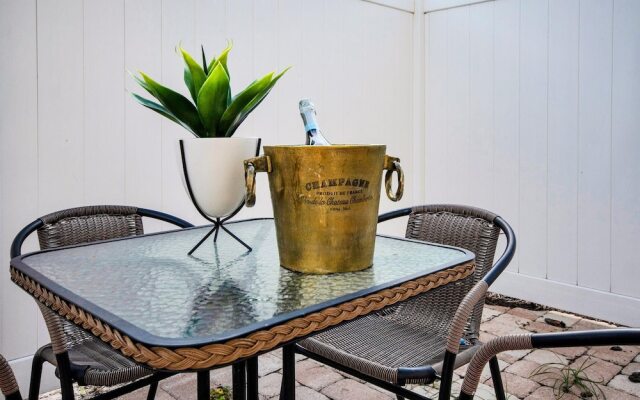 Comfy House at Compass Bay Cb102