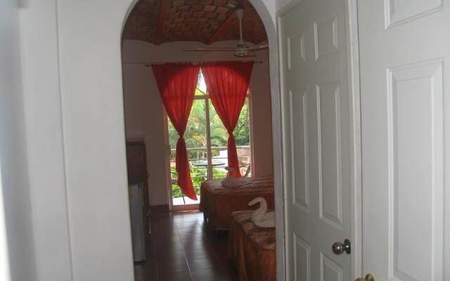Hotel y Suites Bugambilias